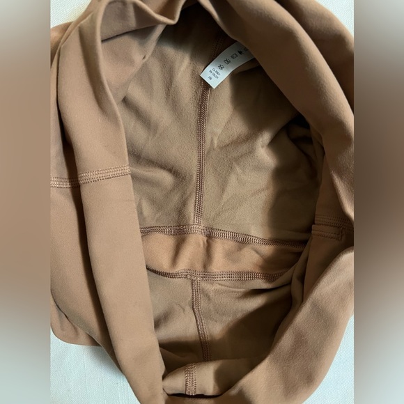 Lululemon Align high rise crop 21” - Picture 6 of 11